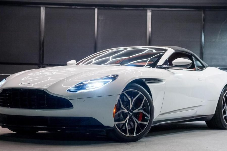 Aston Martin DB11 2019