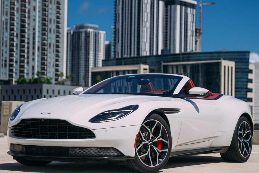 Aston Martin DB11 2019