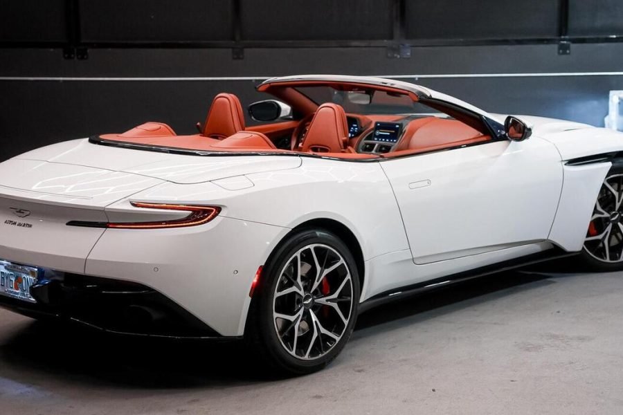 Aston Martin DB11 2019