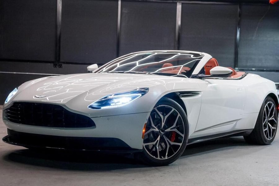 Aston Martin DB11 2019